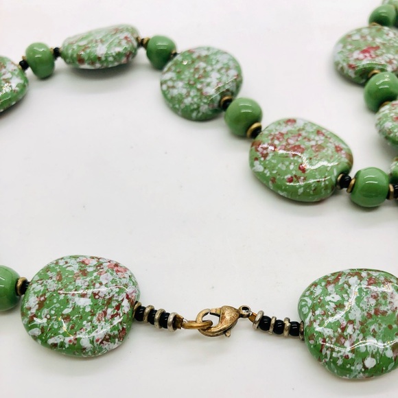 Vintage Green Speckled Stone Necklace - Picture 7 of 10